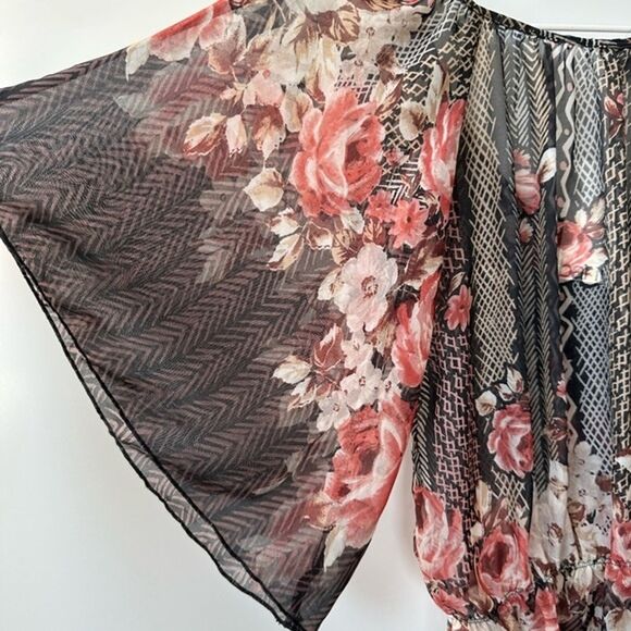 Bar III Floral Kimono Peasant Blouse size Small - Picture 8 of 11